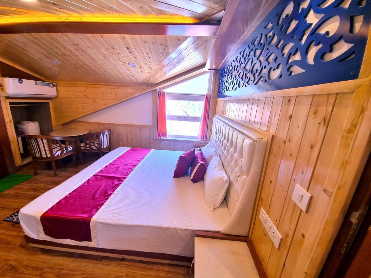 Hotel Wood Stock Luxury - A Boutique Property - Penthouse - Open Air Restaurant & Terrace Kasauli Exterior foto