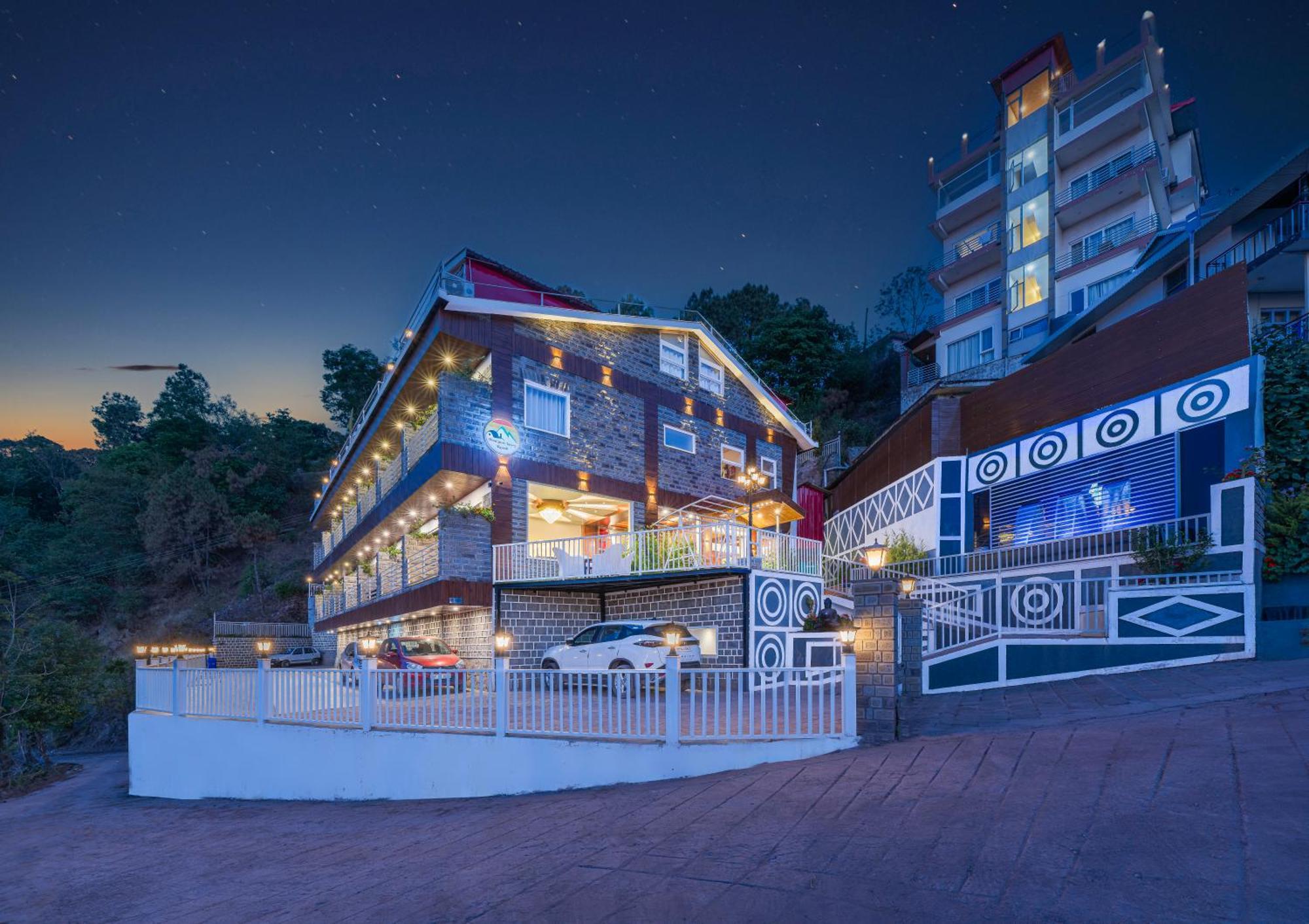 Hotel Wood Stock Luxury - A Boutique Property - Penthouse - Open Air Restaurant & Terrace Kasauli Exterior foto