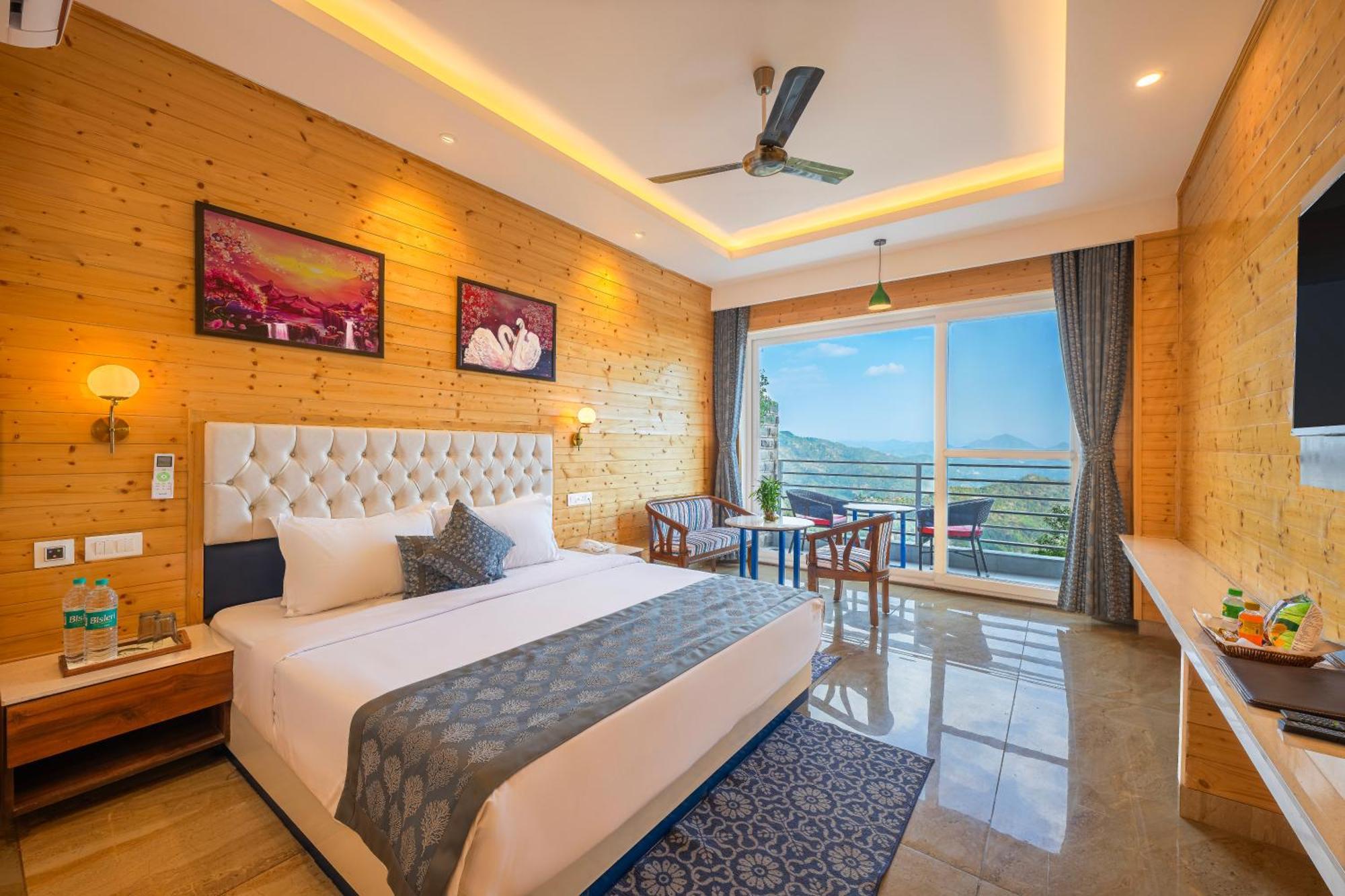 Hotel Wood Stock Luxury - A Boutique Property - Penthouse - Open Air Restaurant & Terrace Kasauli Exterior foto